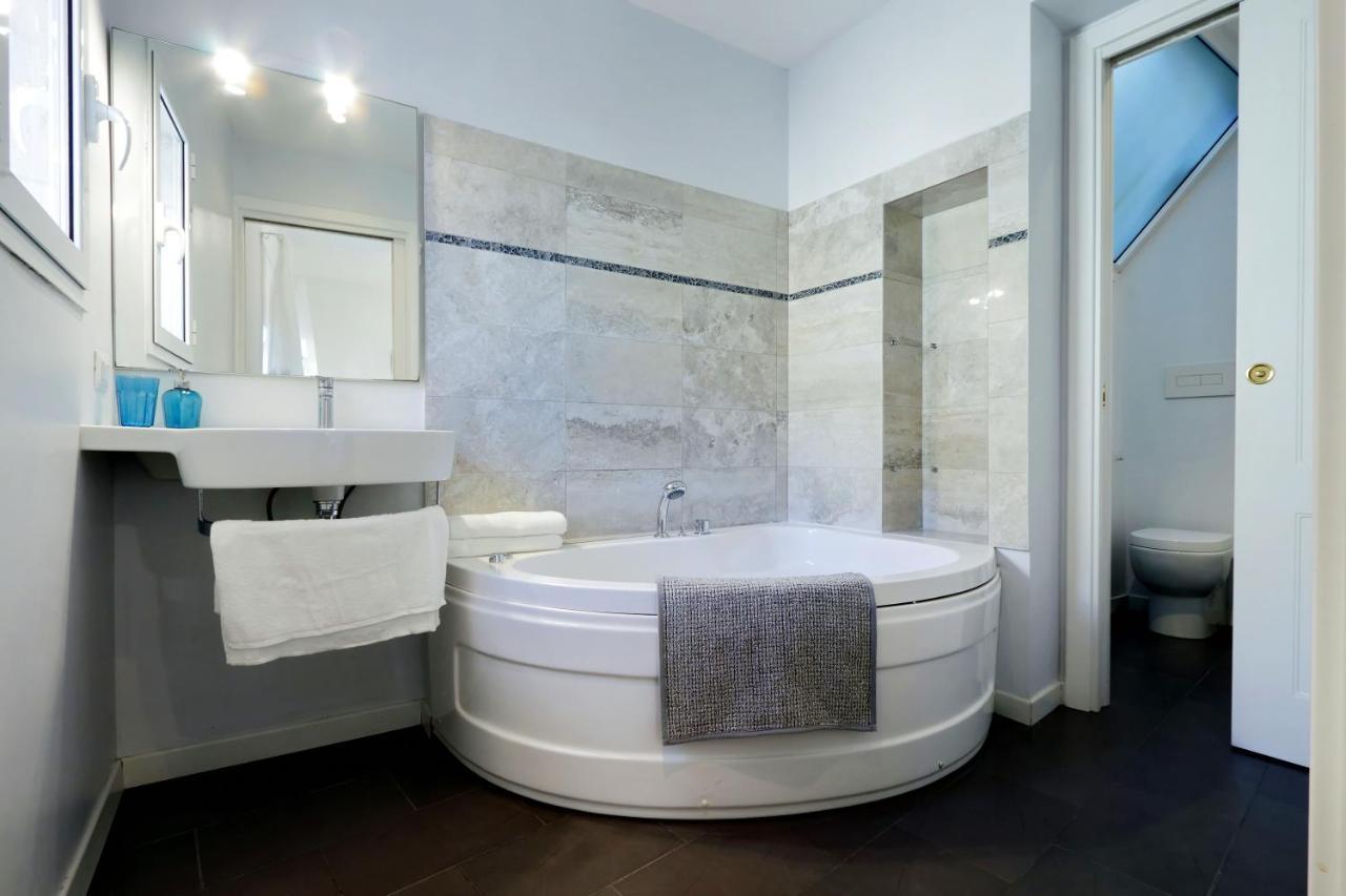 Monti Charming Apartment - Rome Short Let Service Exterior photo